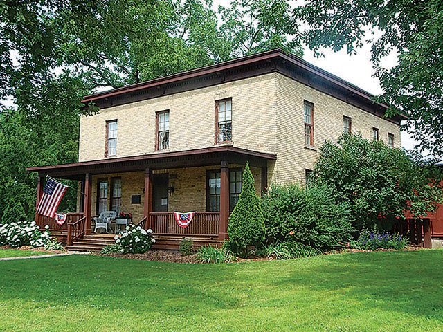 Monona-Dean-House_crDMM07272017.jpg