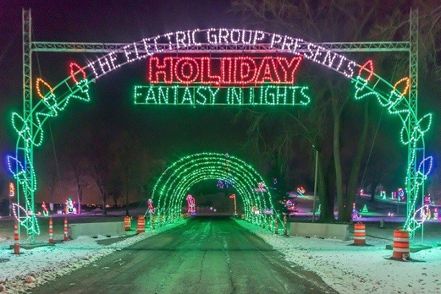 calendar-Holiday-Fantasy-In-Lights-cr-Isthmus-Media-Group.jpg