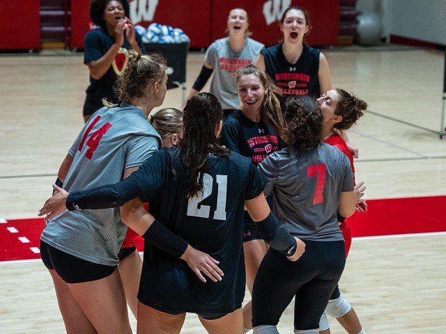 calendar-UW-Volleyball-cr-Wisconsin-Athletics.jpg