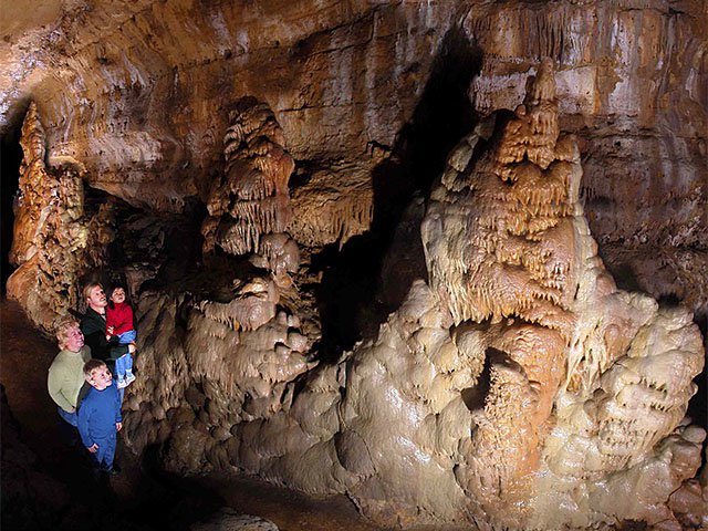 SummerTimes-Activities-Cave-of-the-Mounds-05212015.jpg