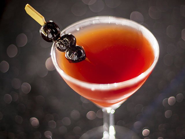 Cocktail-Rare-Manhattan-crLauraZastrow-08182016 (2).jpg