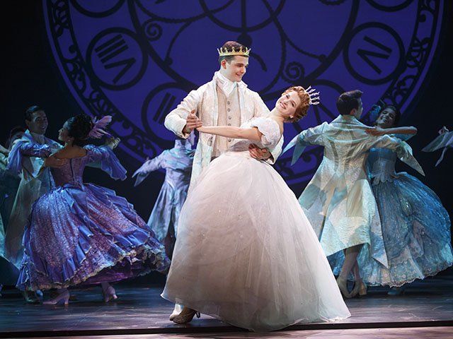 Stage-Cinderella-crCarolRosegg-10052016.jpg