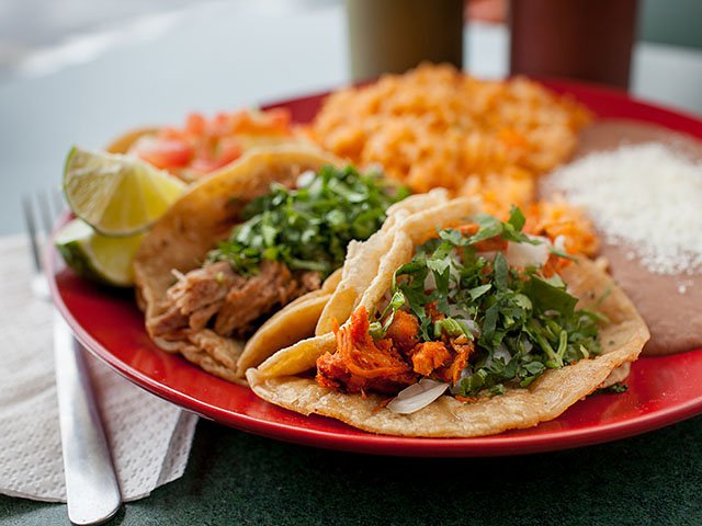 food-Abarrotes-Yuremi-tacos-crLauraZastrow-03162017.jpg