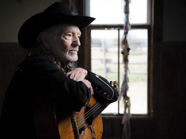 calendar-Willie-Nelson-2021-cr-Pamela-Springsteen.jpg