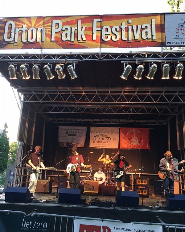 Disq during soundcheck at the 2022 Orton Park Festival.