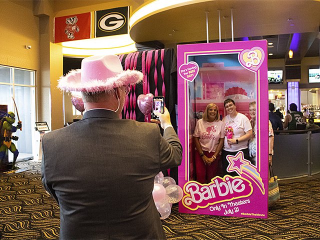 Snapshot-Barbie-Movie_crHannahRitvo-08032023.jpg
