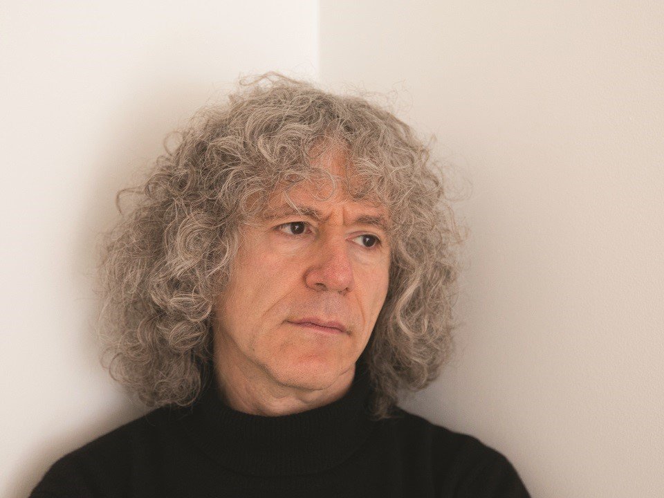 A close-up of Steven Isserlis.