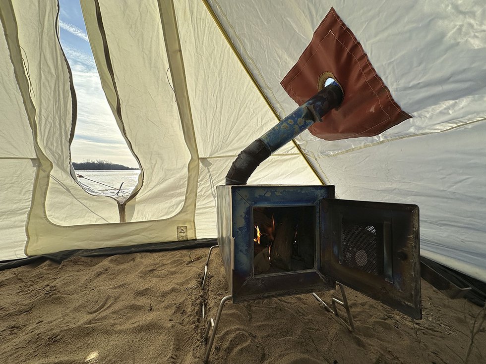 WinterTimes-Hot-Tent-Stove_crDarrenBush-01042024.jpg