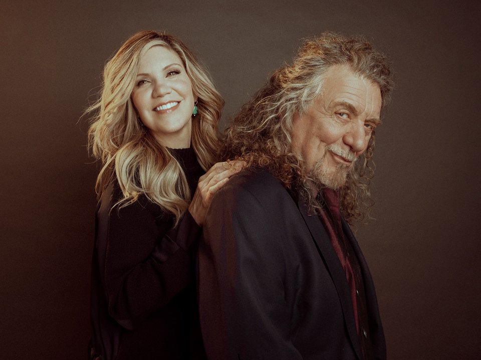 Alison Krauss (left) and Robert Plant.