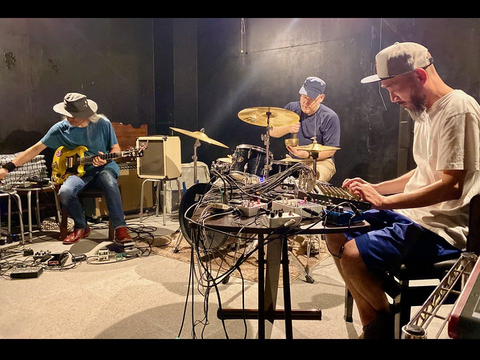 Tetuzi Akiyama, Michael Hartman and Toshimaru Nakamura (from left), with instruments.