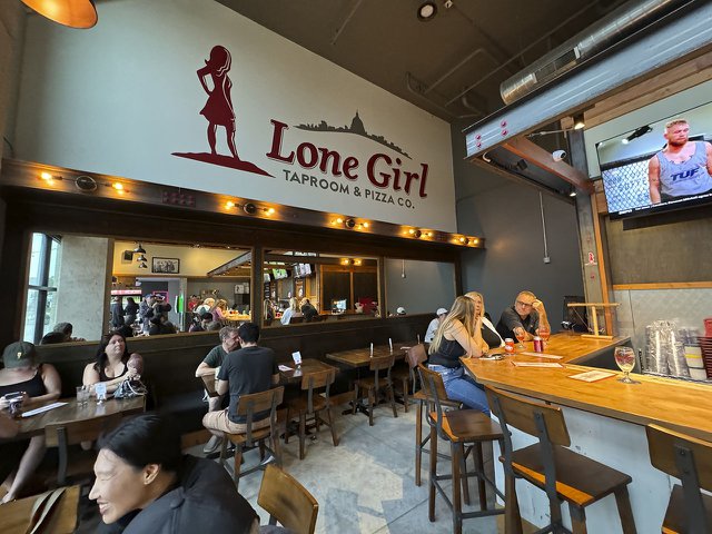 Beer-Lone-Girl-Madison-Taproom_crRobinShepard-08012024.jpg