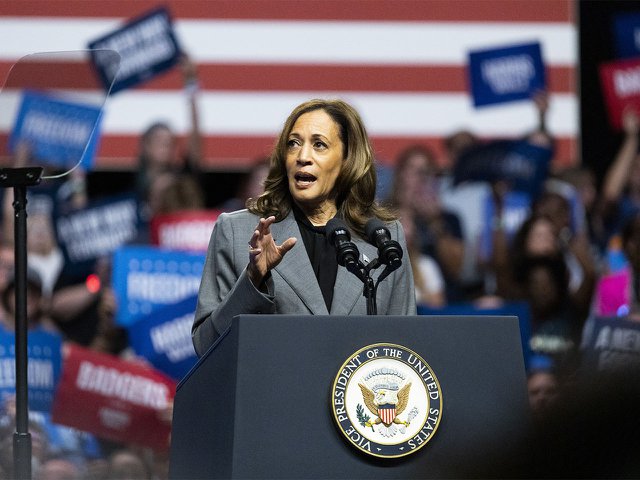 News-Kamala-Harris-Visit-_crJoeTimmerman_WisconsinWatch-09202024.jpg