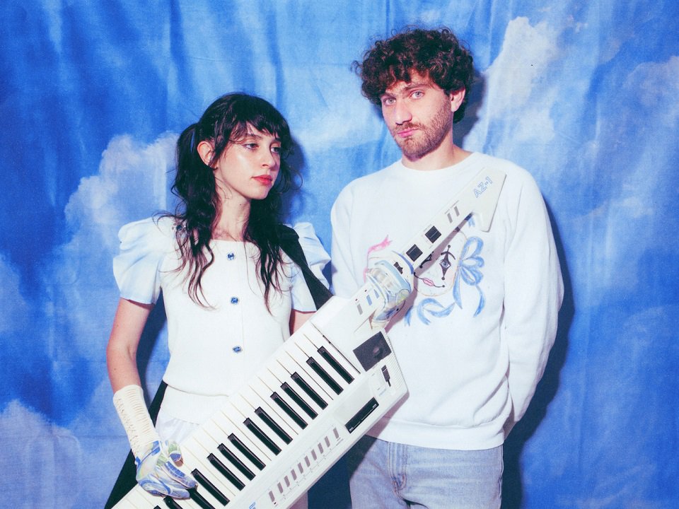 Magdalena Bay and a keytar.